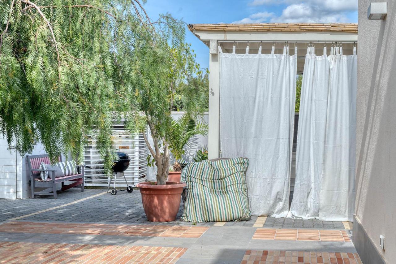 La Casa Degli Ulivi Appartamento In Villa Con Patio Quartu SantʼElena Exterior foto